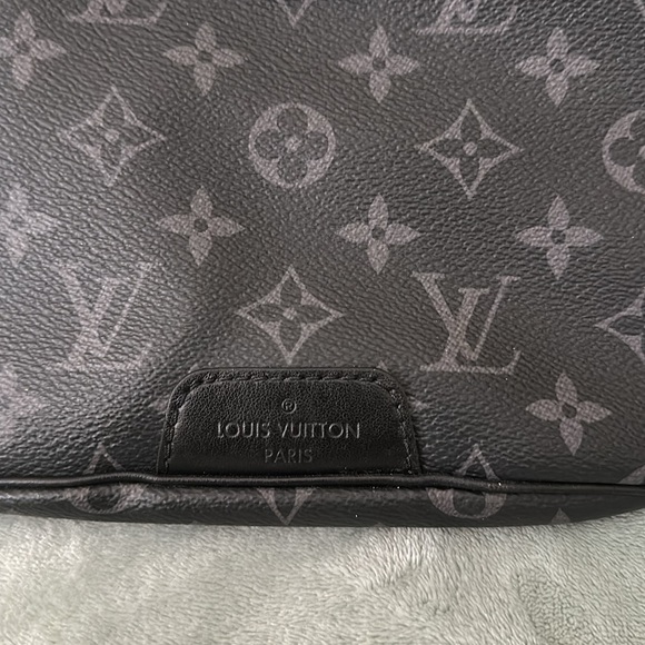 Louis Vuitton Discovery Bumbag CA2109 - Picture 3 of 10
